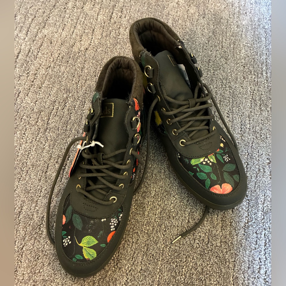 NWT Keds Garden Party Boots! Sz 6.5 Fun Print! Limited Edition!